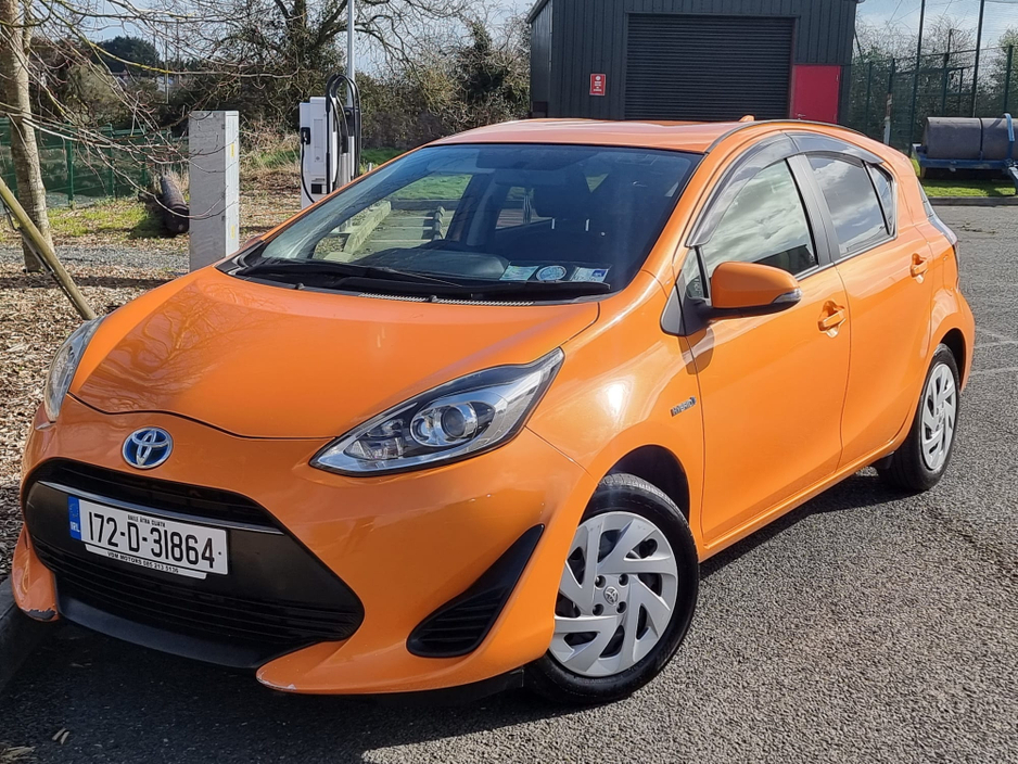 2017 Toyota Aqua - image 4