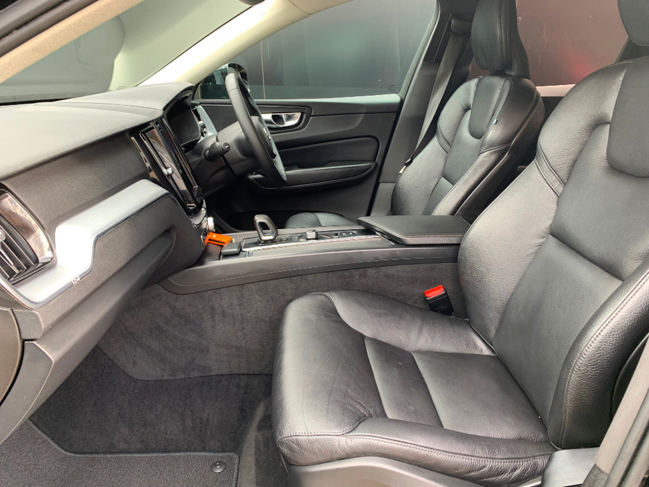 2021 Volvo XC60 - image 16
