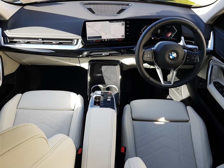 2026 BMW X1 - image 4