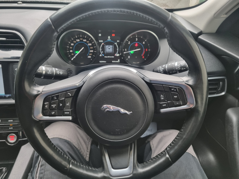 2017 Jaguar F-Pace RWD 2.0 D 163PS Prestige €10,999