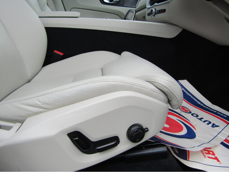 2024 Volvo XC60 T6 PHEV PLUS BRIGHT AWD 5