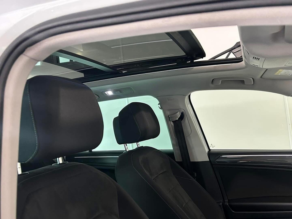 2019 Volkswagen Tiguan - image 16