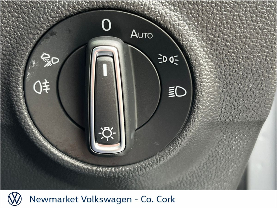 2023 Volkswagen T-Roc - image 7