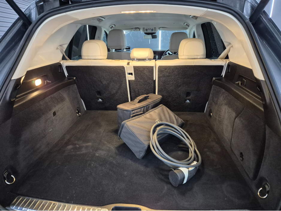 2021 Mercedes-Benz GLE Class - image 6