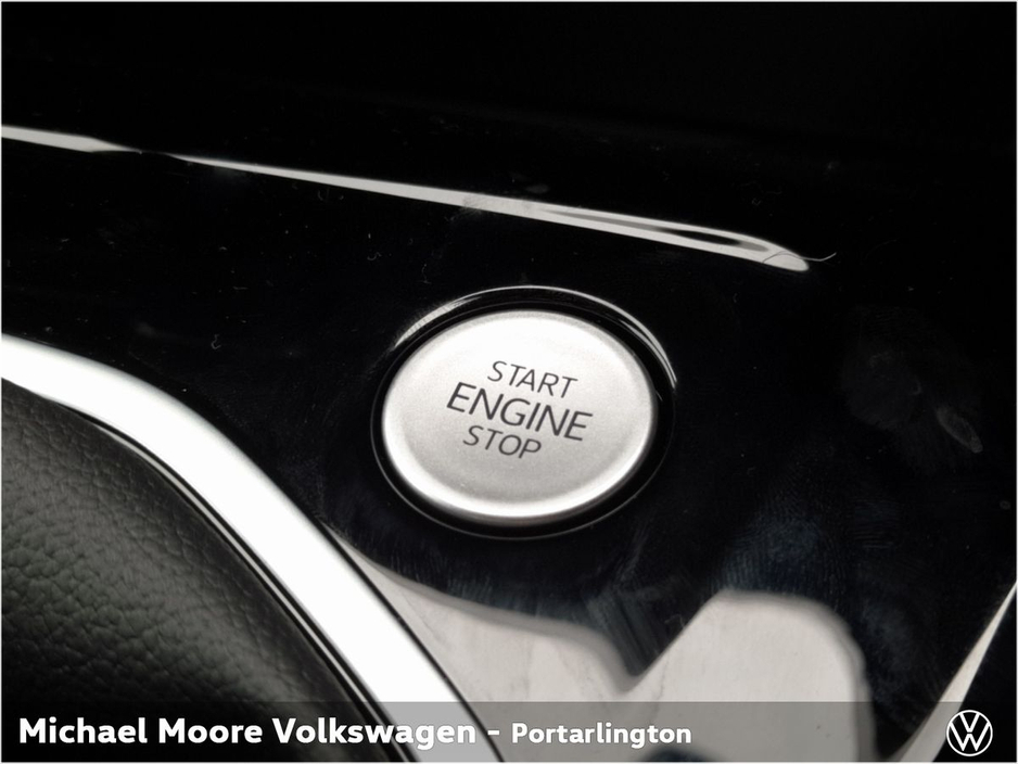 2026 Volkswagen Golf R-LINE 1.5TSI 150 M6F €43,960