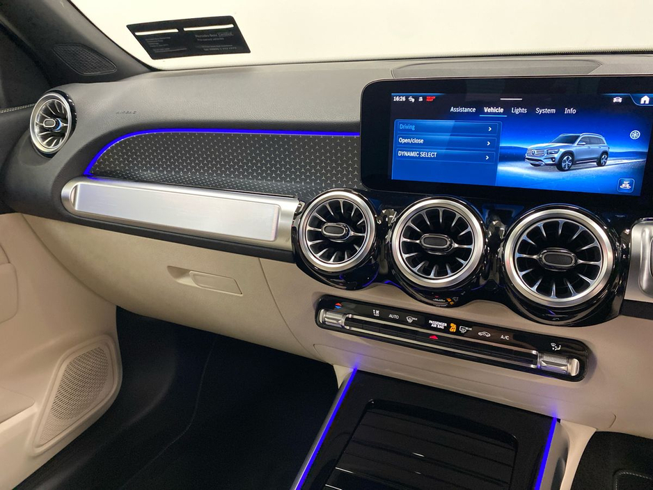 2025 Mercedes-Benz GLB - image 18