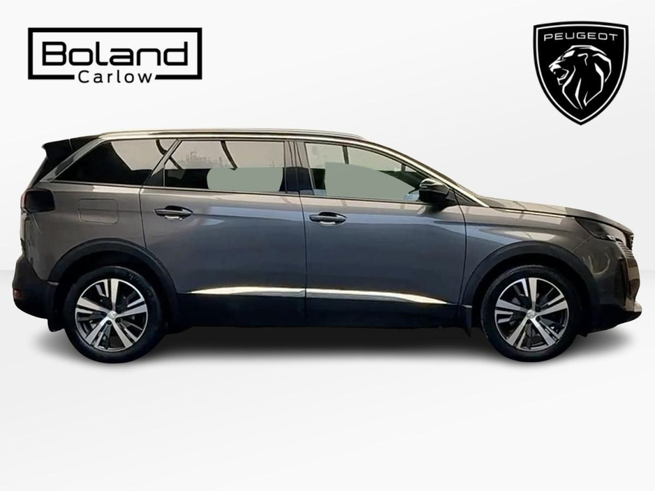 2024 Peugeot 5008 - image 4