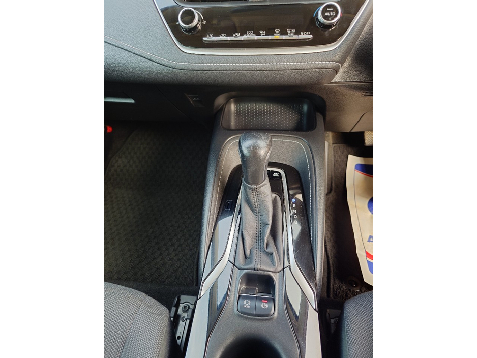 2020 Toyota Corolla - image 12