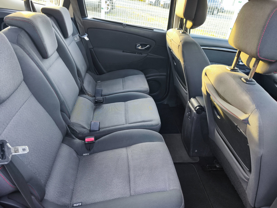 2013 Renault Grand Scenic - image 13