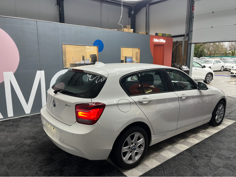 2015 BMW 1 Series 2015 BMW 116I 1.6 AUTOMATIC / CRUISE CONTROL / REVERSE CAMERA AND MORE