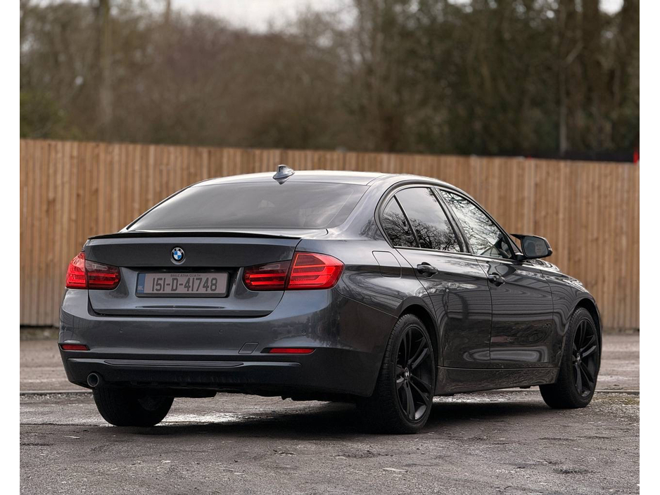 2015 BMW 3 Series - image 12
