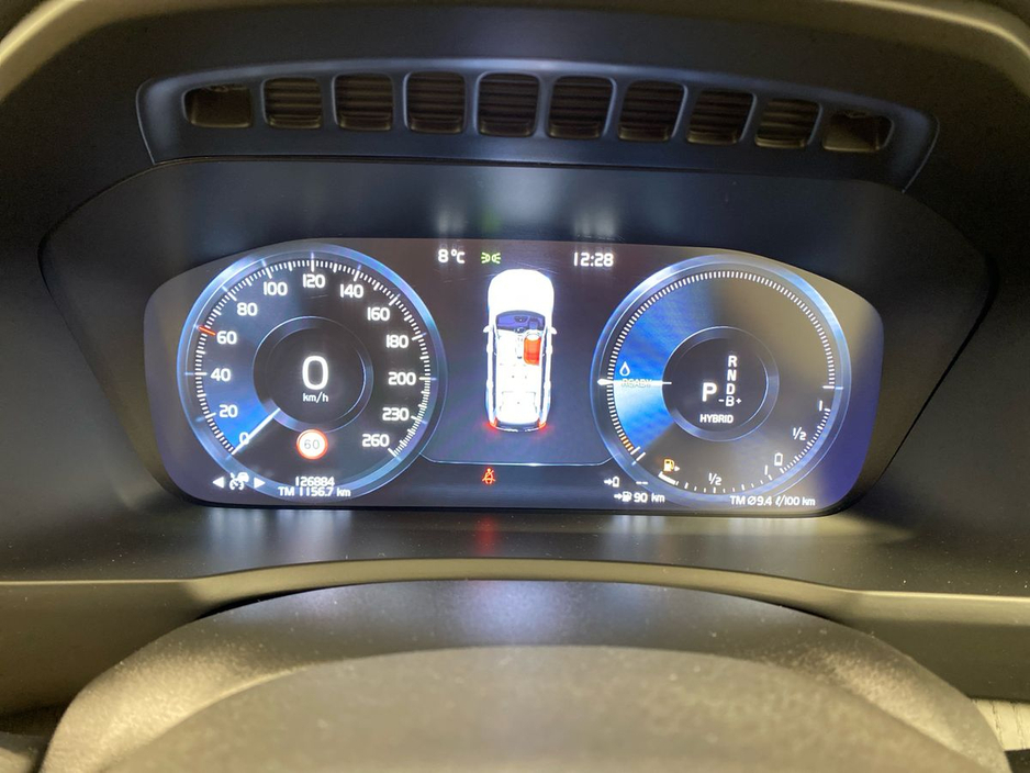 2022 Volvo XC90 - image 14