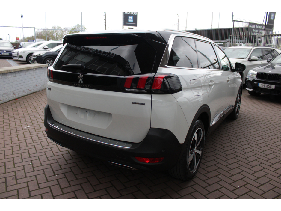 2020 Peugeot 5008 - image 4