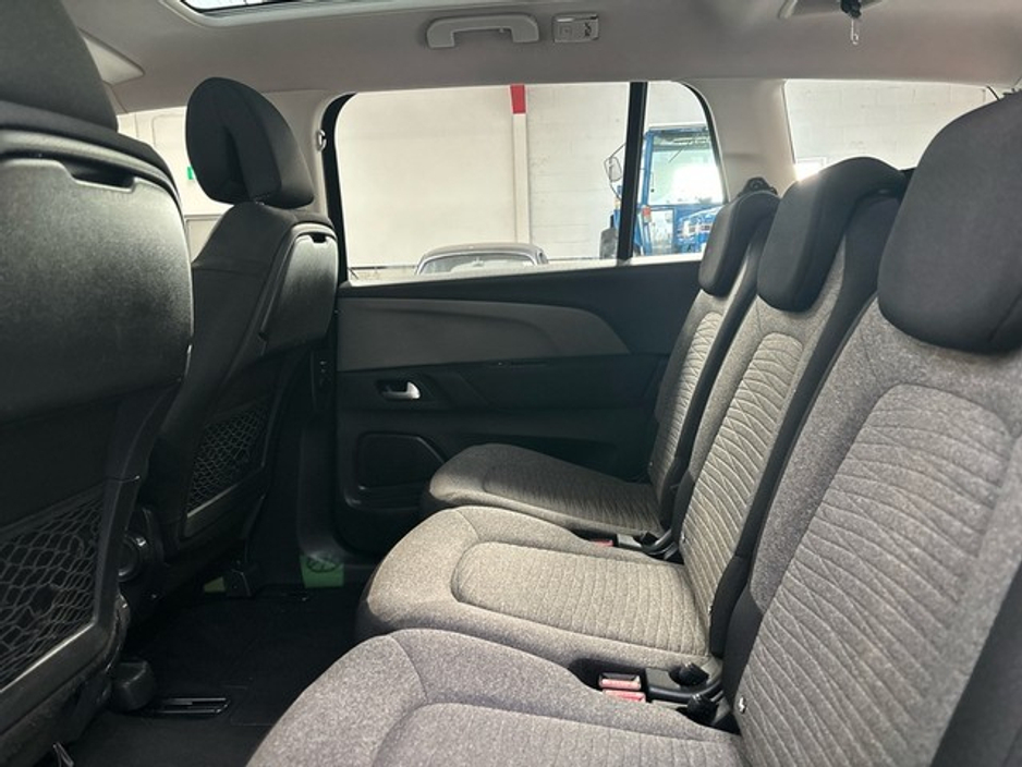 2016 Citroen C4 Picasso - image 7