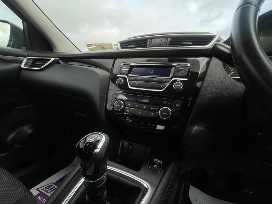 2015 Nissan Qashqai 1.5 DSL SV 4DR LOW KM €8,950
