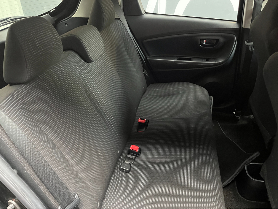 2018 Toyota Vitz - image 10