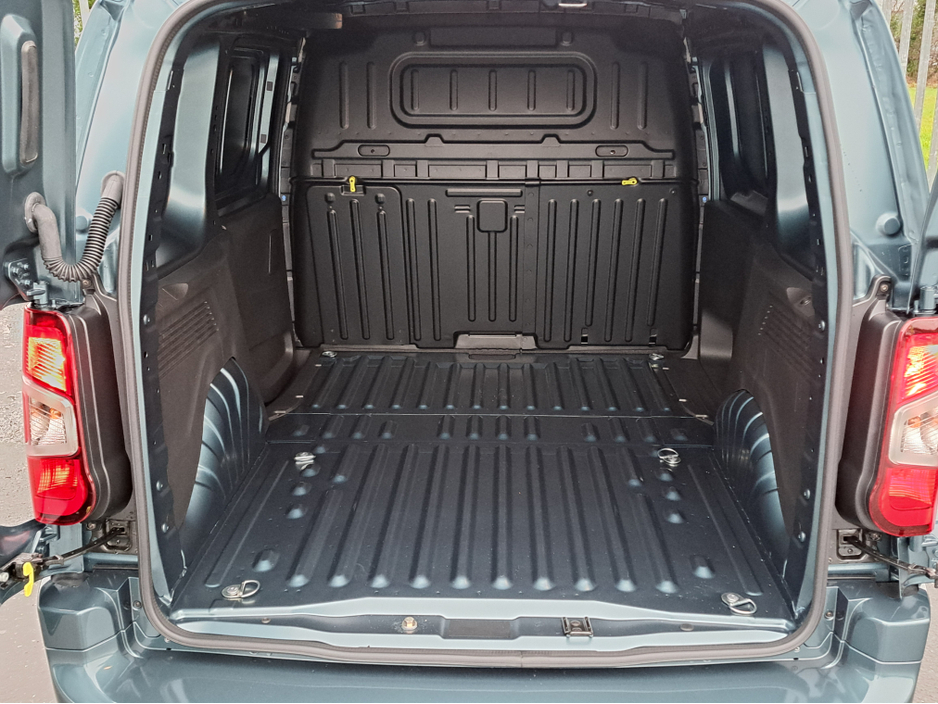 2026 Opel Combo SPORTIVE L1H1 1.5TD 100BHP **TOP SPEC**