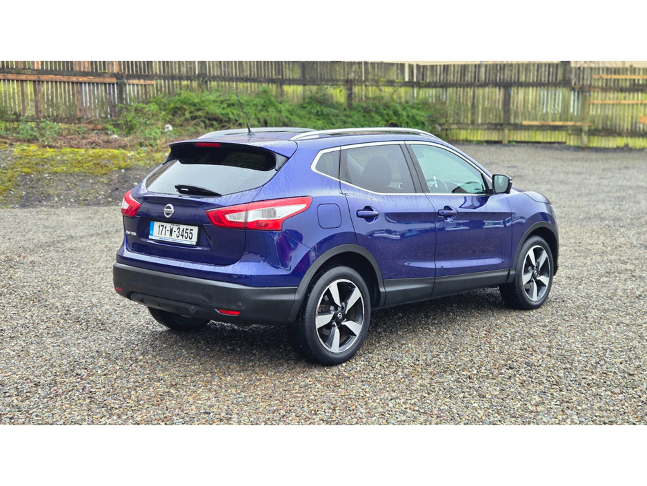 2017 Nissan Qashqai - image 3