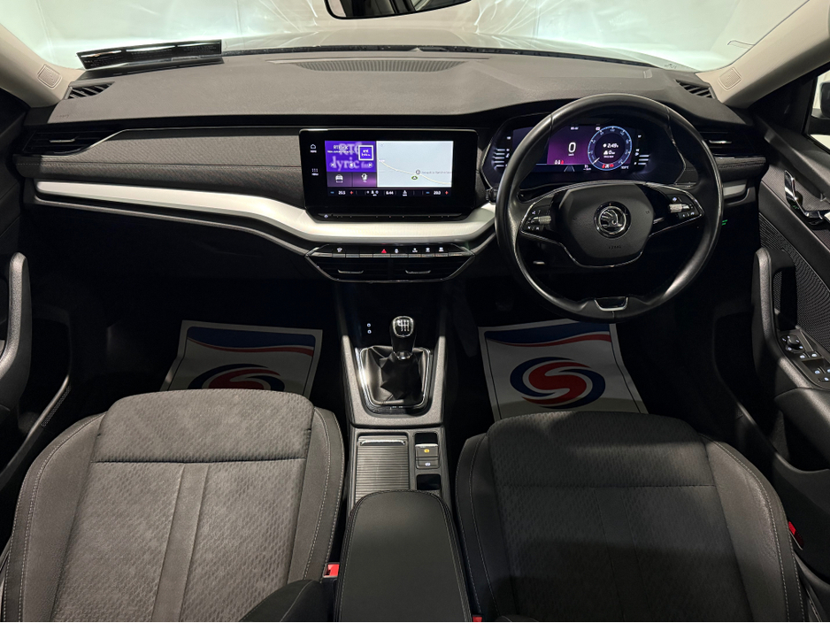 2022 Skoda Octavia - image 3