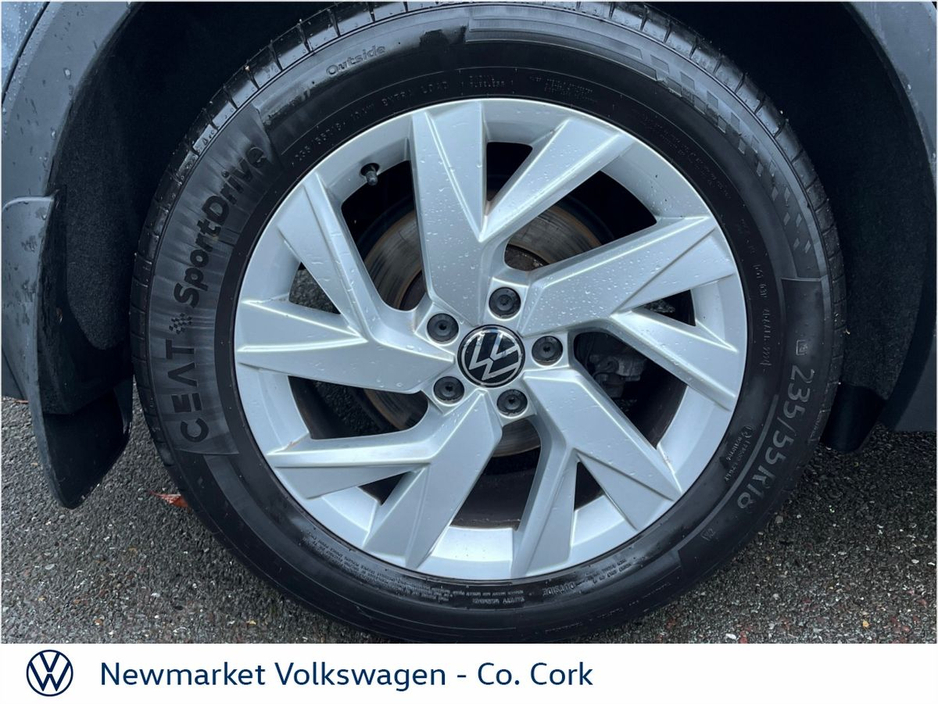 2023 Volkswagen Tiguan - image 9