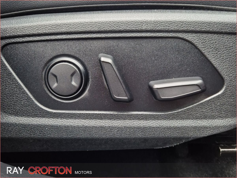 2023 Kia Sportage - image 23