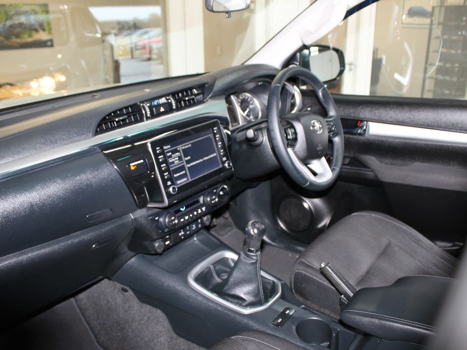2024 Toyota Hilux 2.8 SR5 Double CAB 4DR €48,999