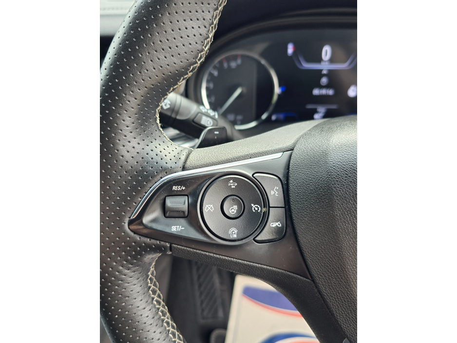 2019 Opel Insignia - image 17