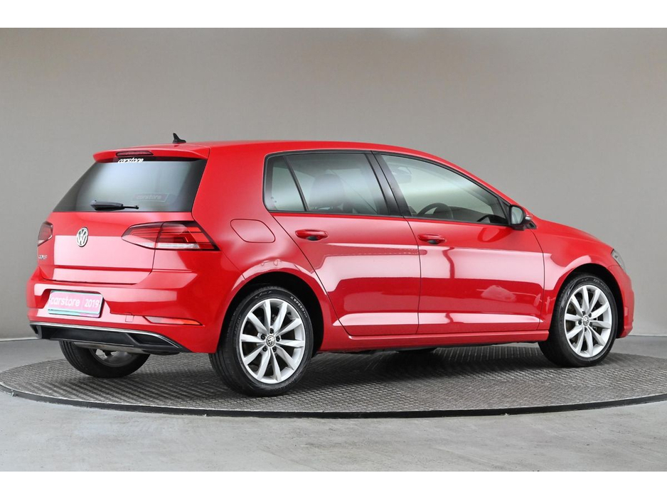 2019 Volkswagen Golf - image 10
