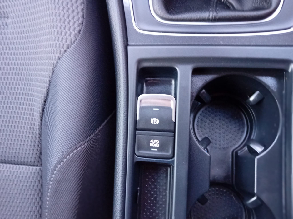 2019 Volkswagen Golf - image 24