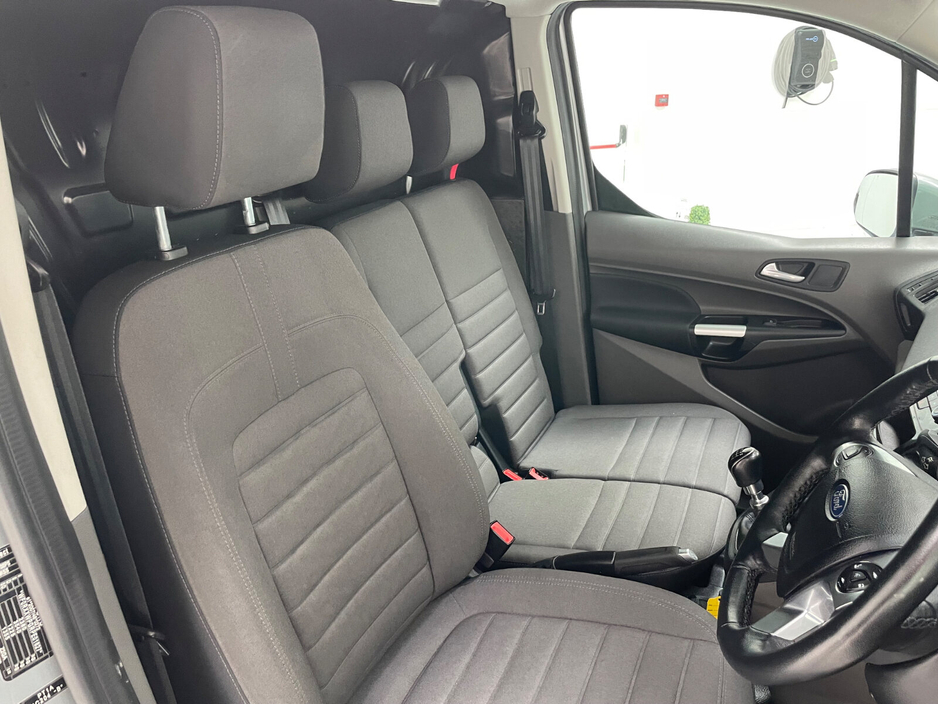 2023 Ford Transit Connect - image 10