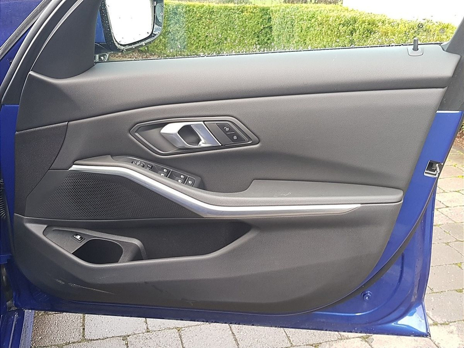 2025 BMW 3 Series 330e M Sport €55,995