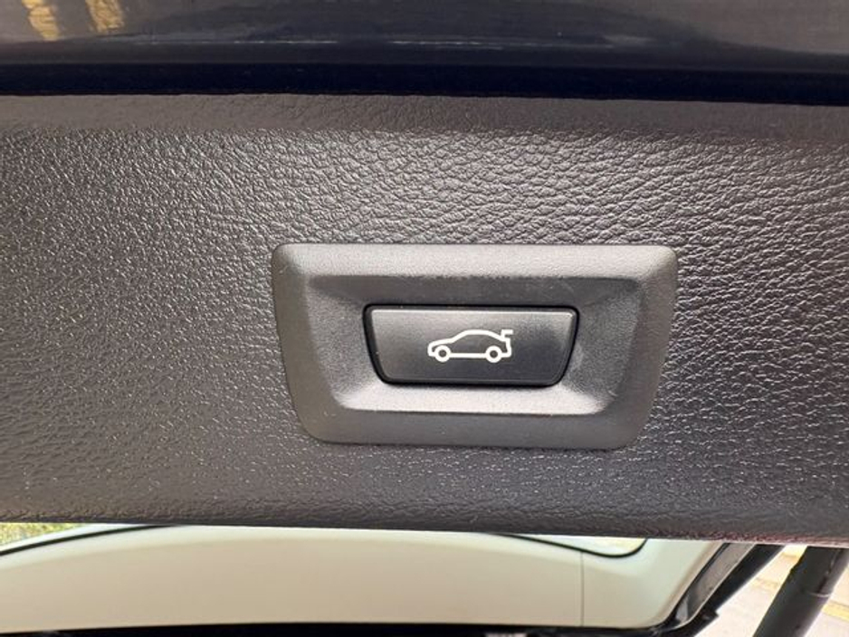 2016 BMW X3 - image 30