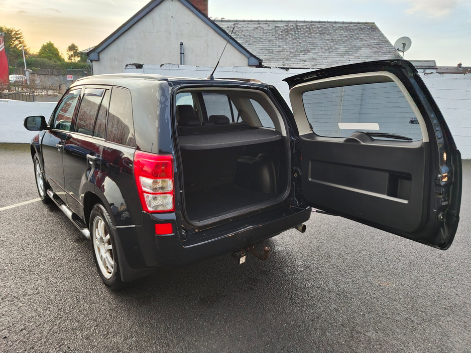 2011 Suzuki Grand Vitara - image 7