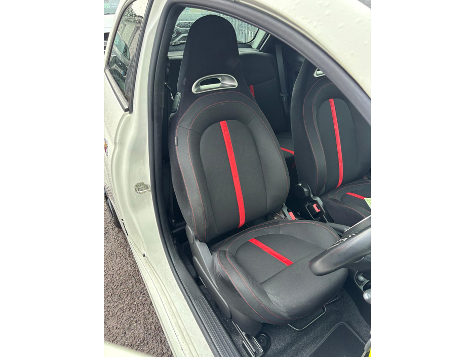 2013 Abarth 500 - image 9