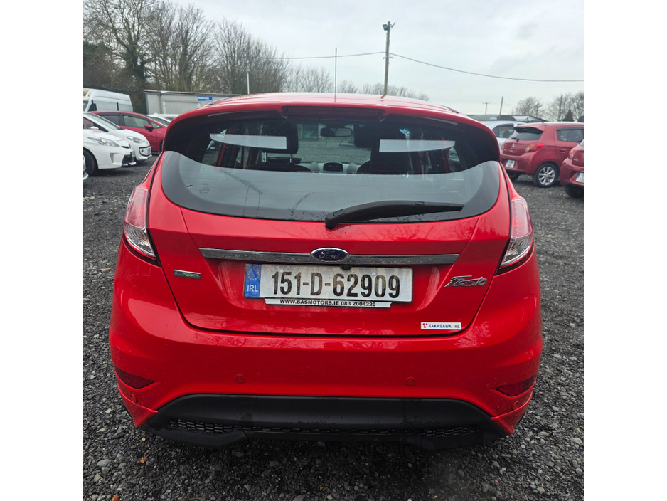 2015 Ford Fiesta - image 8