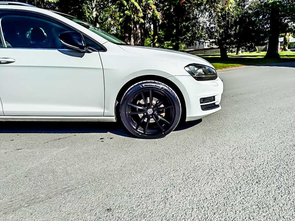 2018 Volkswagen Golf - image 5