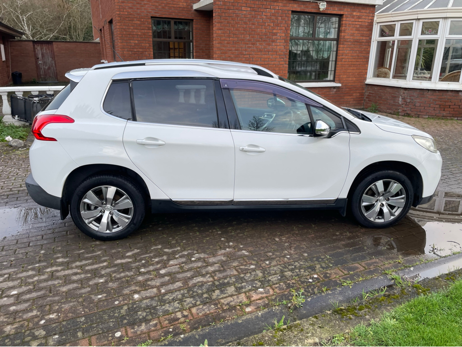2015 Peugeot 2008 - image 3