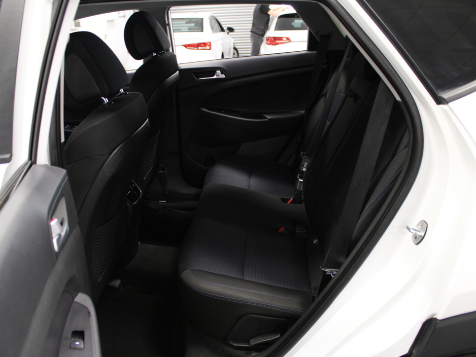 2017 Hyundai Tucson - image 28