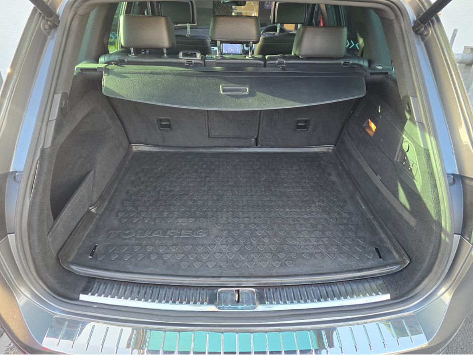 2017 Volkswagen Touareg V6 R-LINE-FULLY SERVICED WITH NEW TYRES €26,450