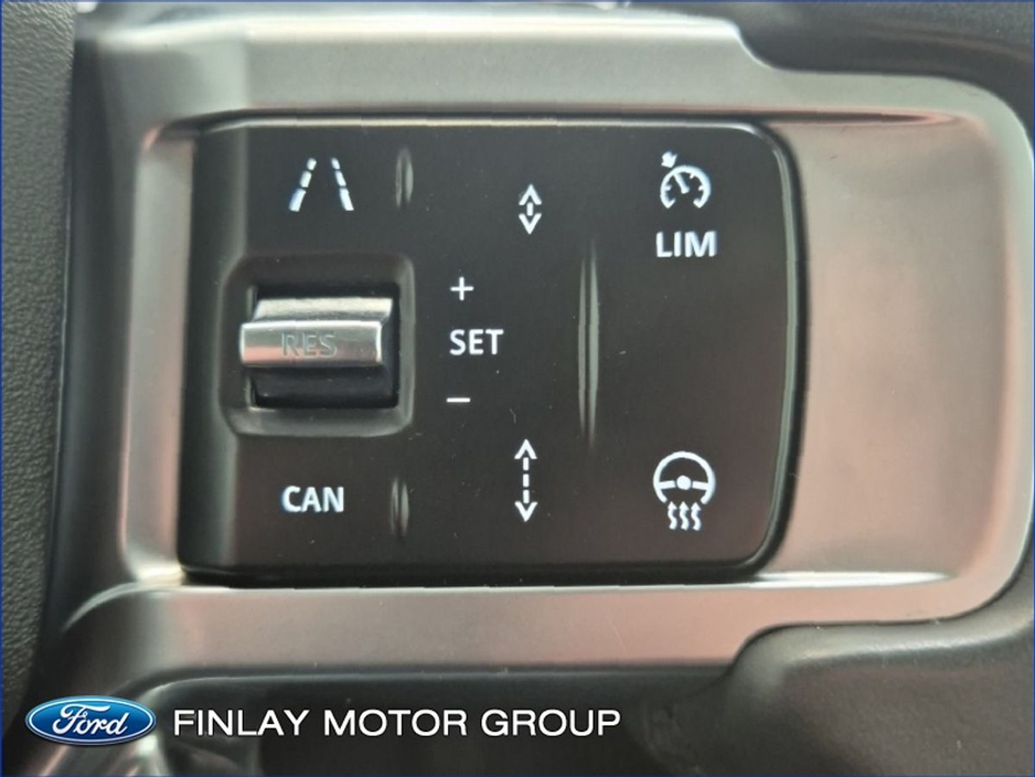 2024 Land Rover Discovery - image 12