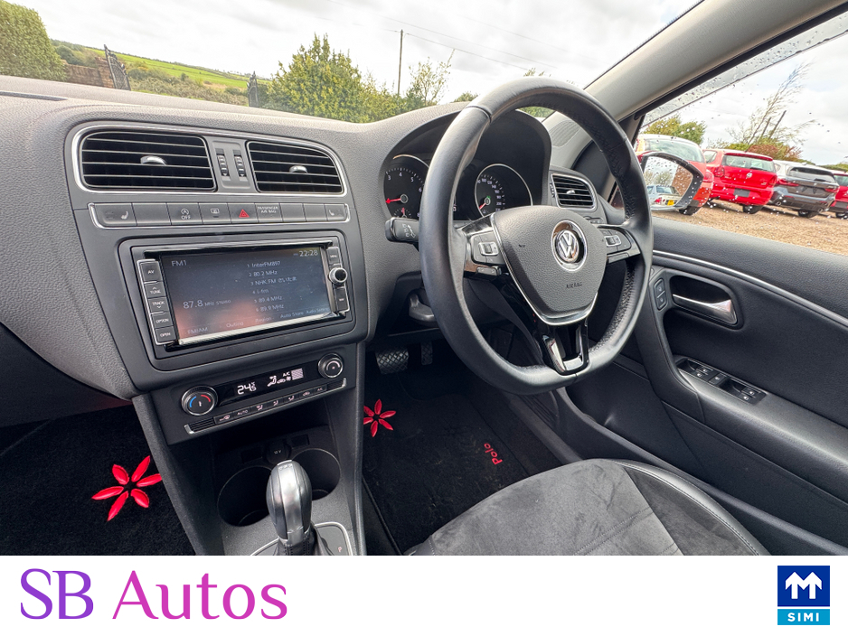 2017 Volkswagen Polo - image 14