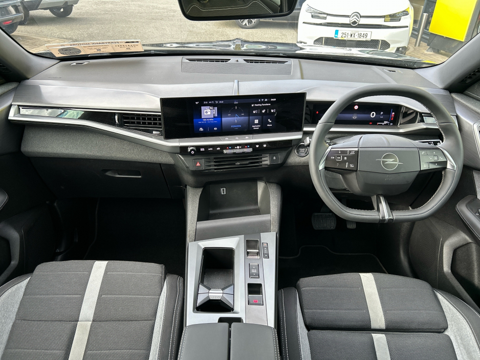 2025 Opel Grandland - image 8