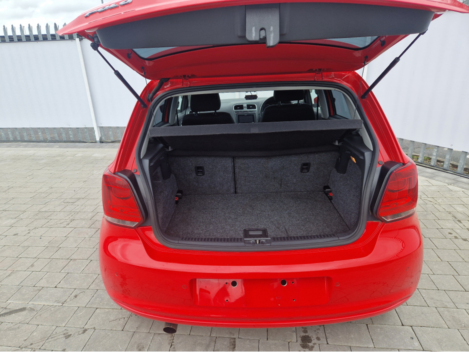 2012 Volkswagen Polo - image 9