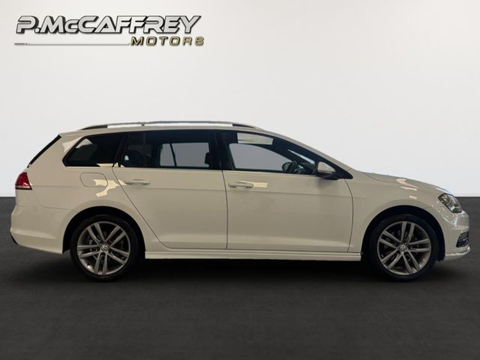 2016 Volkswagen Golf - image 4