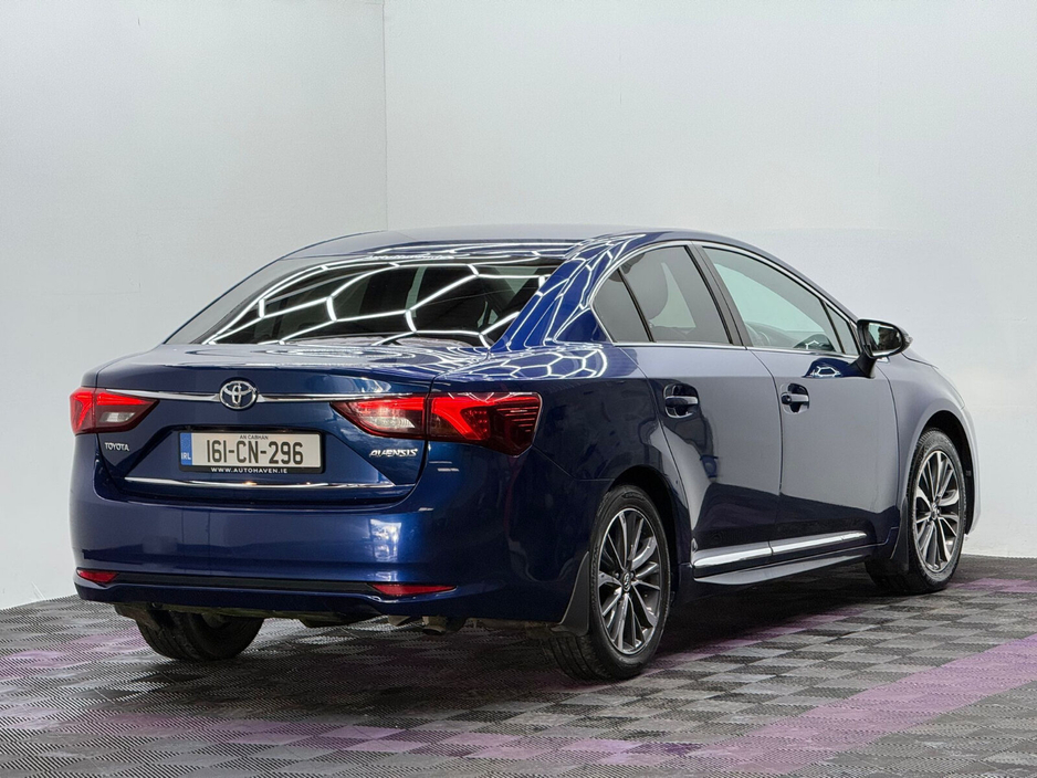 2016 Toyota Avensis - image 4