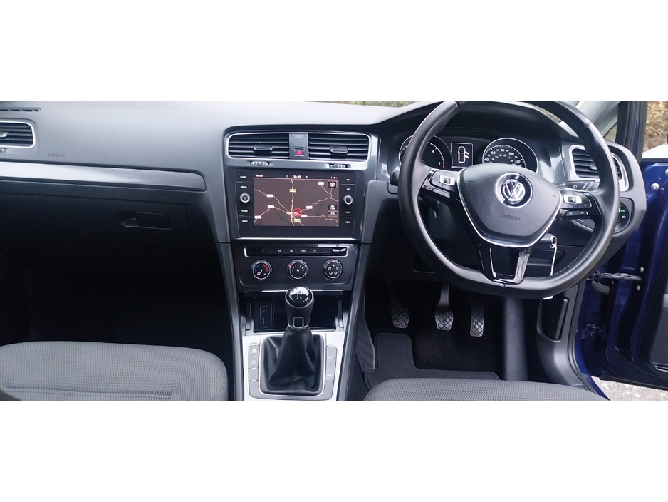 2018 Volkswagen Golf - image 8