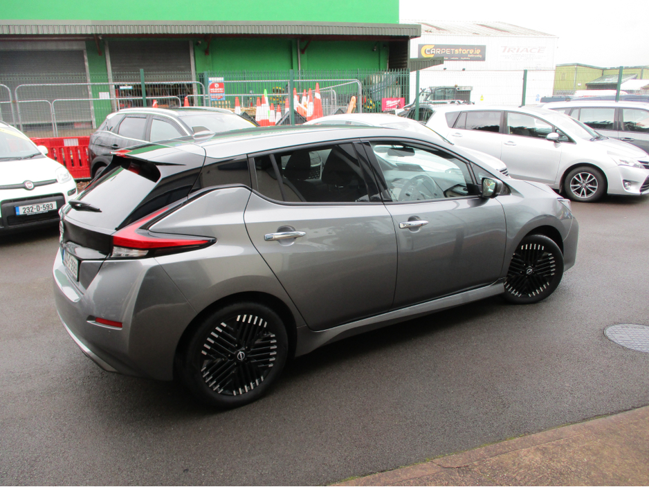 2022 Nissan Leaf - image 4