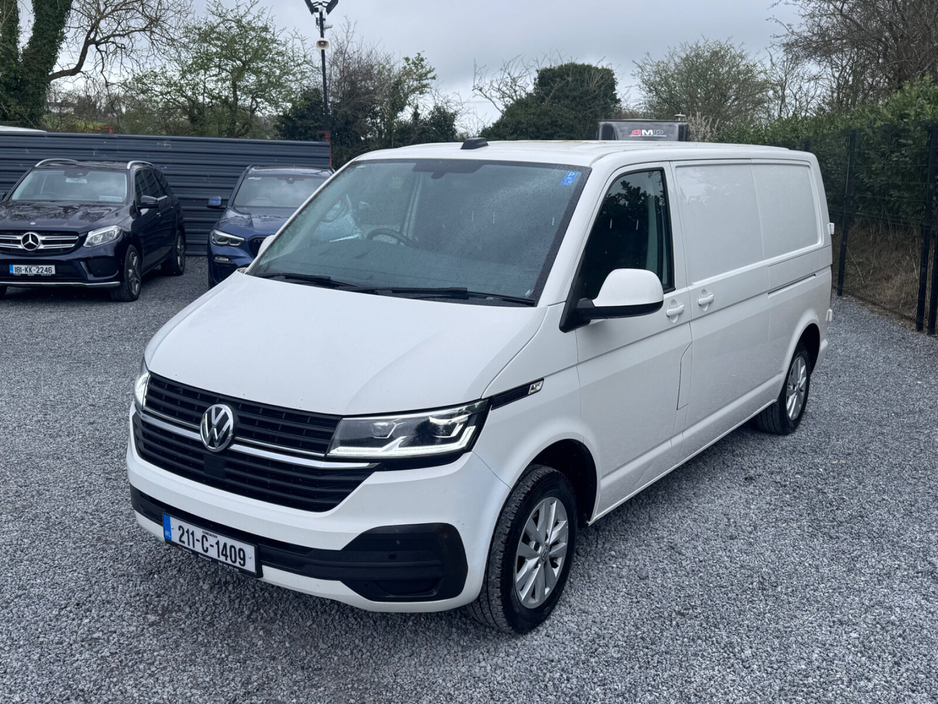 2021 Volkswagen Transporter - image 3