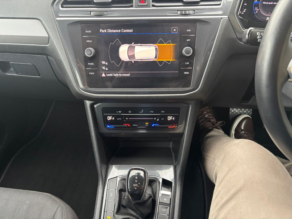 2023 Volkswagen Tiguan - image 14