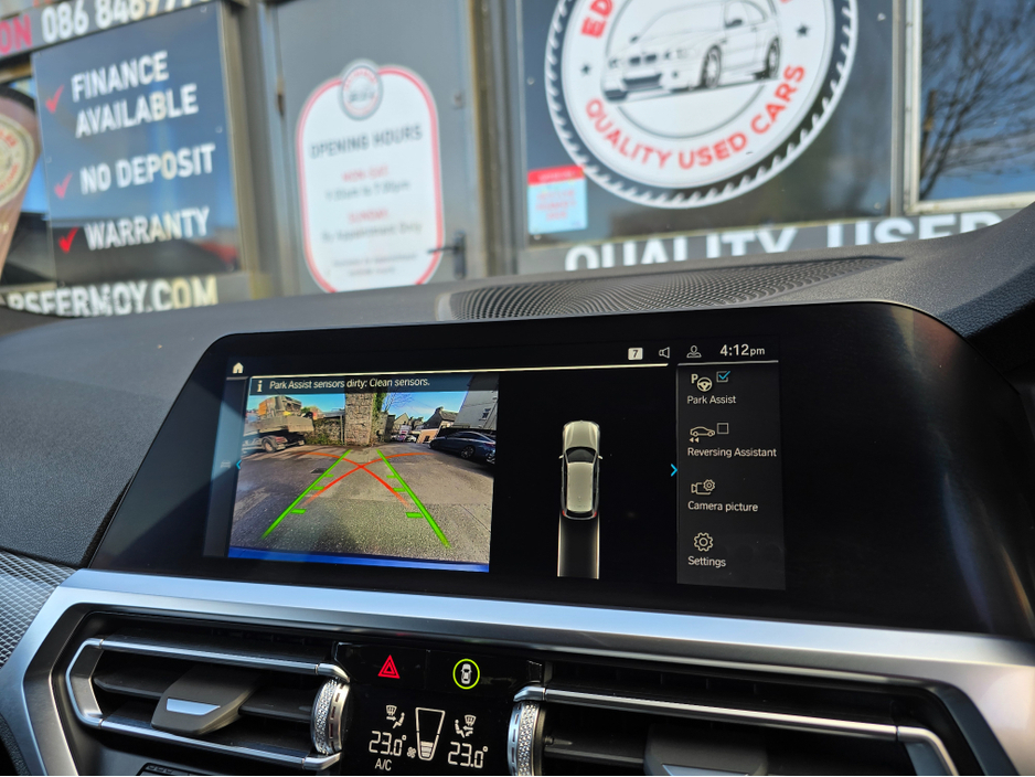 2022 BMW 3 Series - image 24